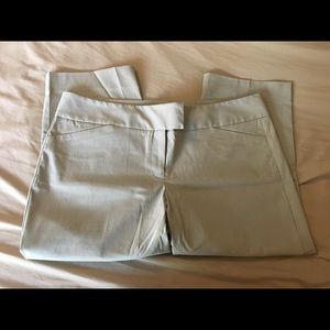 NWOT: The Limited Exact Stretch Capris 16
